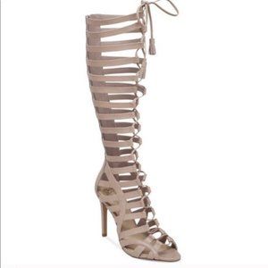 ✨SOLD✨ VINCE CAMUTO ‘OLIVIAN’ Nude Gladiator Heels